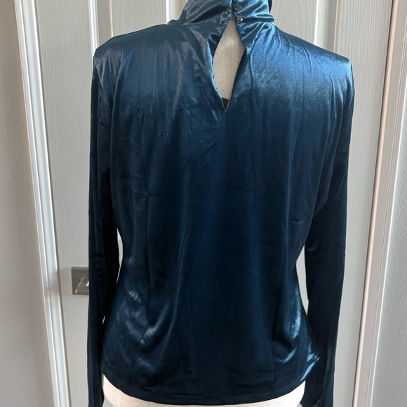 White House Black Market| NWT Forme Twist Neck Velvet Top-River Teal sz XL - Picture 6 of 8